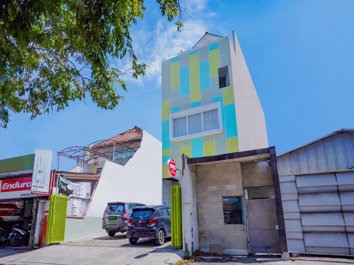 Super Oyo Capital O 90336 Olive Guest House Surabaya Buitenkant foto