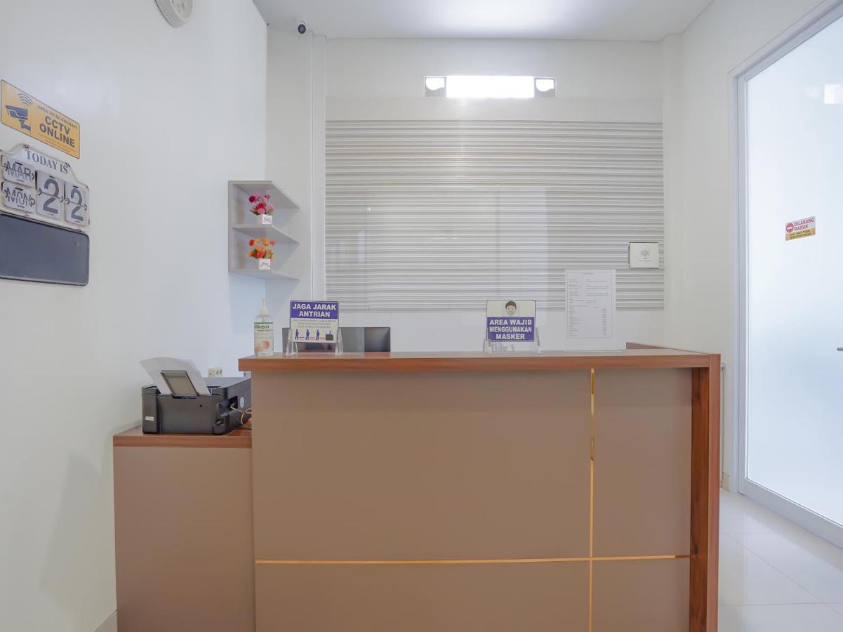 Super Oyo Capital O 90336 Olive Guest House Surabaya Buitenkant foto